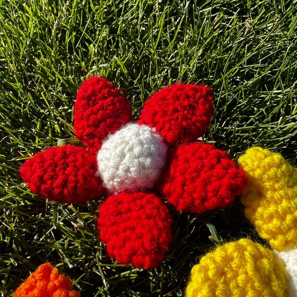3/$20 Hand Crocheted Springtime Daisy Flower Keychain! - Picture 3 of 17